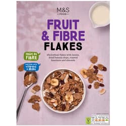 Marks & Spencer Fulgi de grau integral cu stafide, banane, cocos, mere, alune si migdale