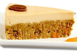 Rawmantic Prajitura vegana cu morcovi, Carrot Cake. Fara zahar adaugat