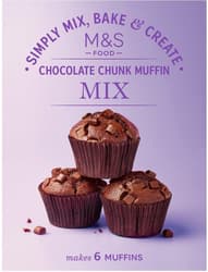 Marks & Spencer Mix pentru 6 briose cu bucati de ciocolata neagra, include 6 forme de copt