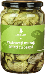 Land. Luft Sliced pickled cucumbers with onion