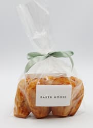 Baker House Madeleine cu rosii uscate si branza feta
