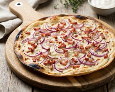 Pizza alsaciană (Flammkuchen)