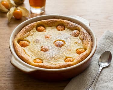 Clafoutis cu physalis și Amaretto