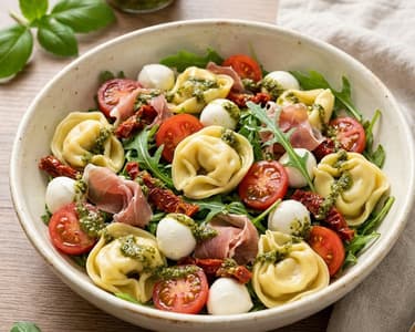 Salată toscană cu tortellini | Prânz rapid de vară
