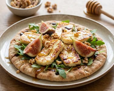 Halloumi, fig and honey flatbread | Street food
