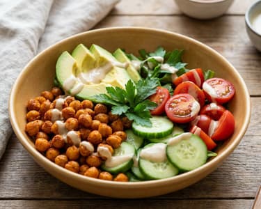 Salată crocantă de năut copt cu avocado și tahini | Prânz de vară