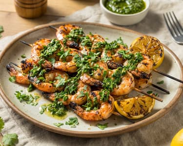Frigărui de creveți cu sos chimichurri | Grătar de vară