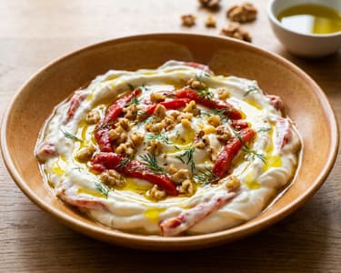 Salată de ardei copți cu iaurt și nuci | Aperitiv de vară