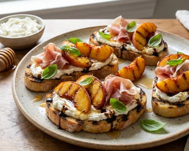 Bruschete cu ricotta, piersici și prosciutto | Aperitiv rapid