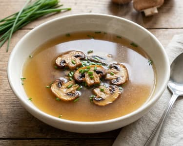 Consommé franțuzesc de ciuperci | Supă clară și aromată