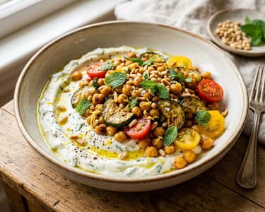 Salată de năut cu dovlecei sotați | Prânz oriental sățios