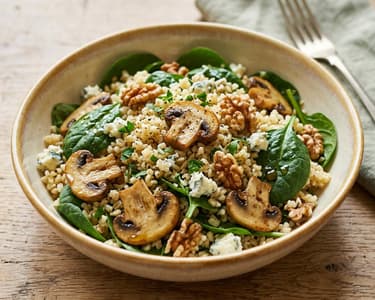 Salată toscană caldă de bulgur cu ciuperci rumenite și gorgonzola