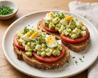 Pastă de ou și avocado