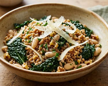 Salată toscană caldă de farro cu cavolo nero | Prânz toscan