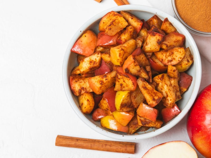 Apples with cinnamon