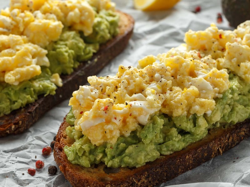 Pastă de ou și avocado