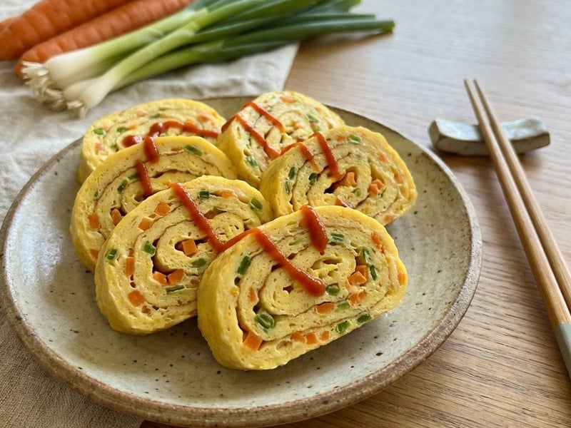 Omletă rulată coreeană cu legume