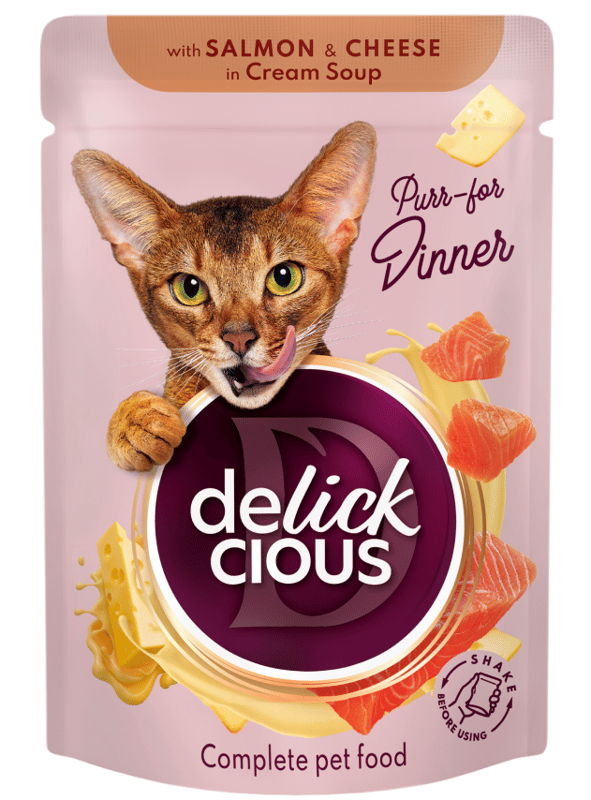 Delickcious Stripsuri cu somon si cascaval in supa crema pentru pisici adulte