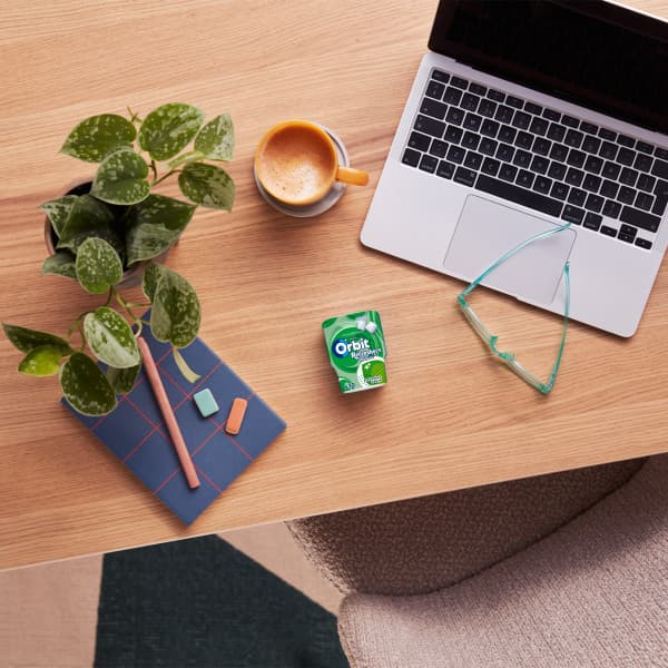 Orbit Refreshers Spearmint Sugarfree Gum with mint and menthol flavors 30 pcs