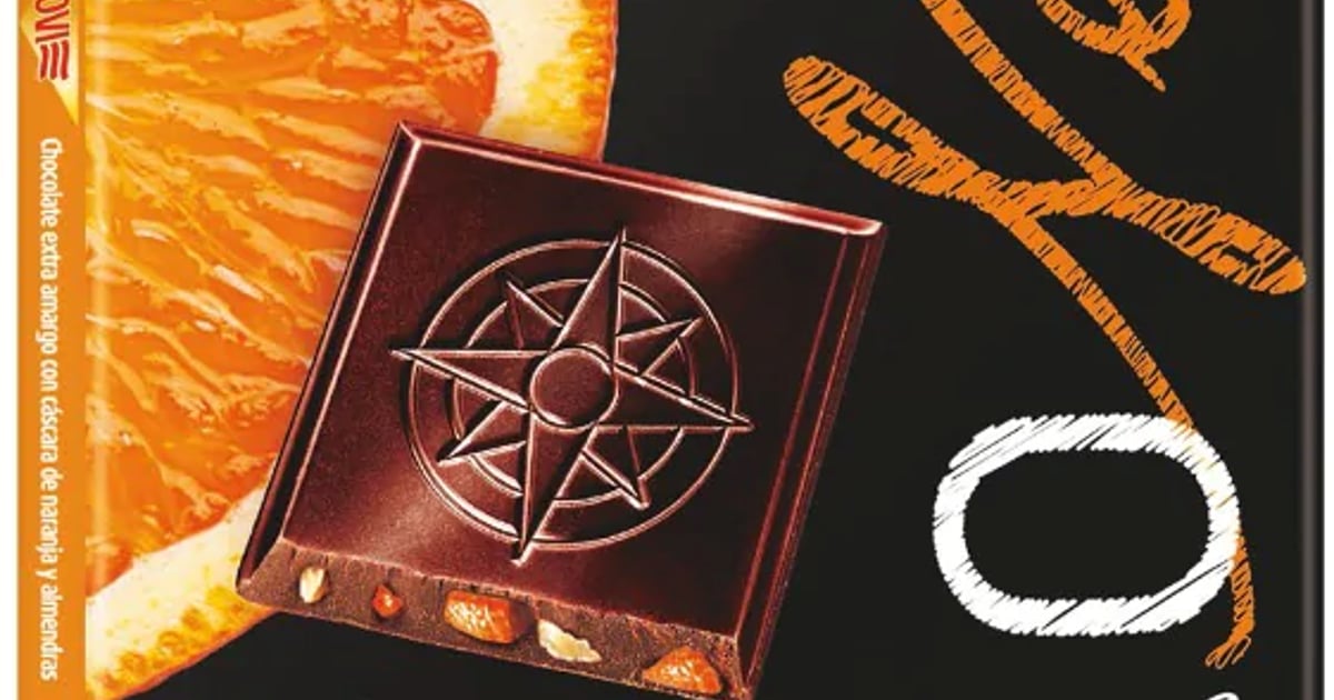 Novi Ciocolata extra neagra 70% cacao cu coji de portocale