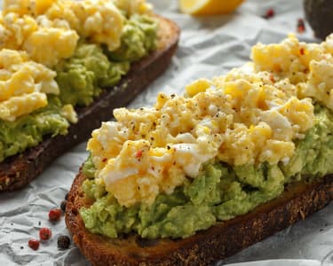 Pastă de ou și avocado