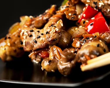 Porc cu sos de stridii