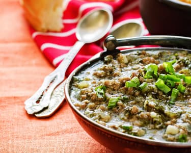 Miel in sos cremos de spanac