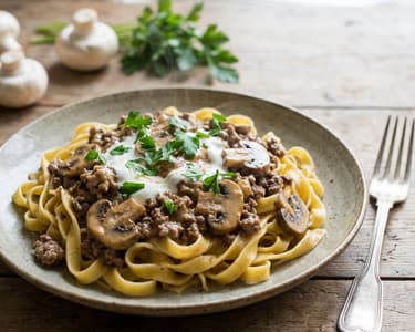 Minced Beef with Mushrooms and Tagliatelle