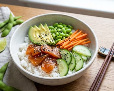 Poke bowl vegan cu „somon”
