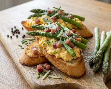 Breakfast baguette with asparagus and pancetta