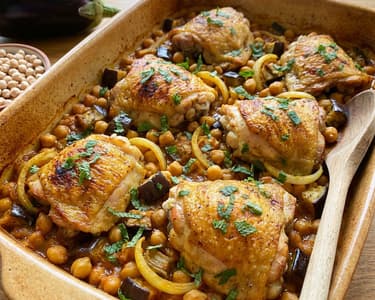 Chicken with chickpeas and vegetables in the oven