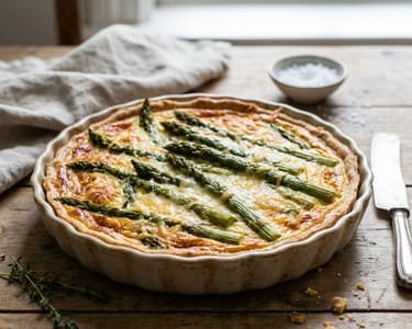 Quiche cu sparanghel verde și brânză Gouda