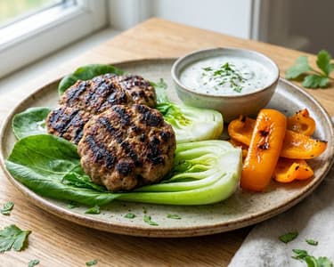 Carne tocată la grătar cu sos de iaurt