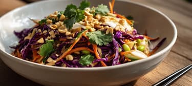 Salată cu edamame și dressing cu arahide și lime