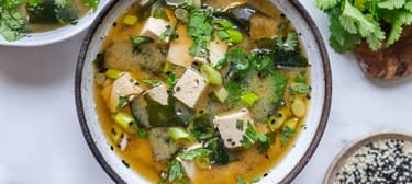 Supă Miso Wakame și Tofu
