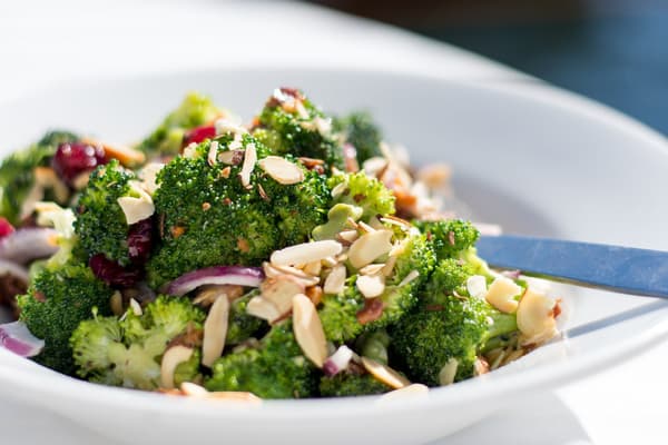 Salată de brocoli