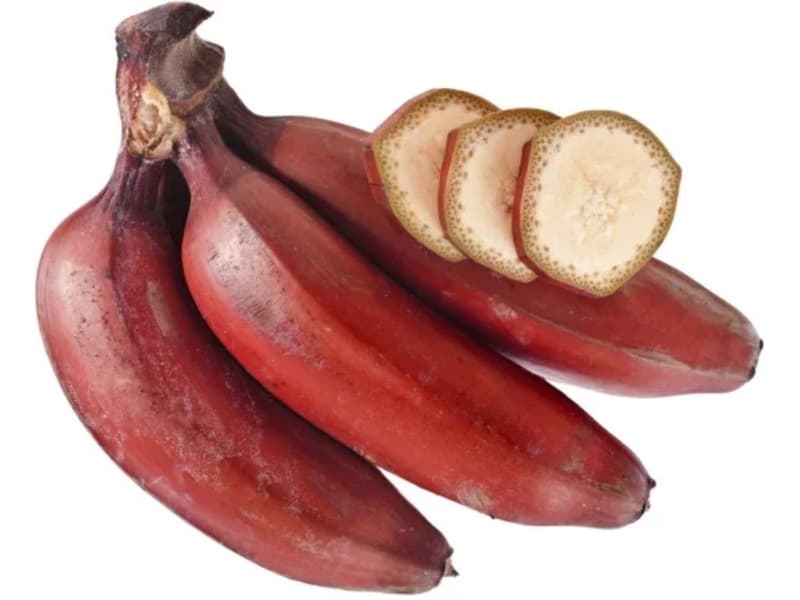 Red bananas at a lower degree of ripeness (they ripen in 2-3 days)
