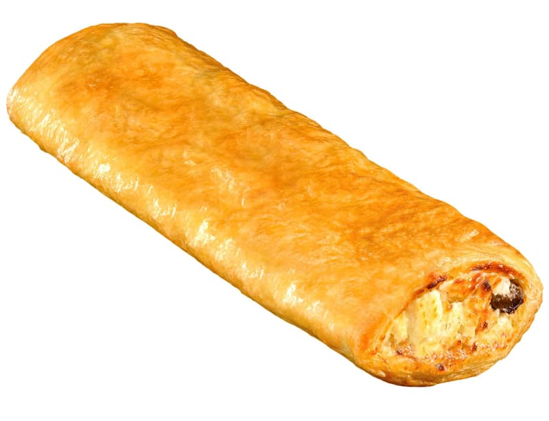 Sweet cheese and raisin strudel