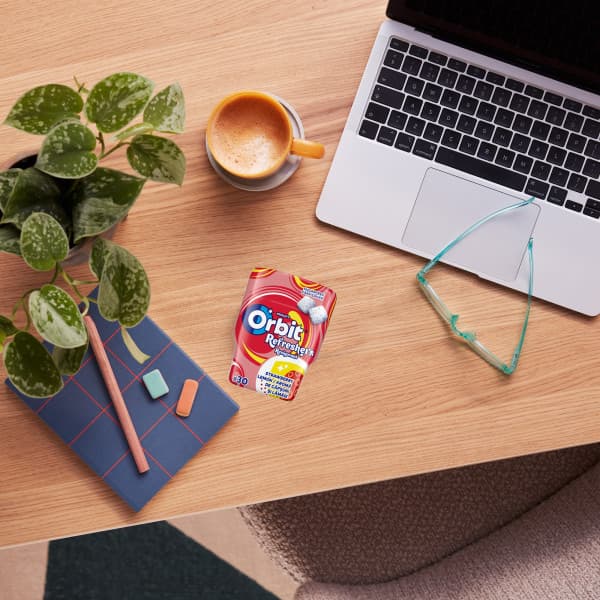 Orbit Refreshers Sugar-free chewing gum with strawberry and lemon flavors, 30 pcs