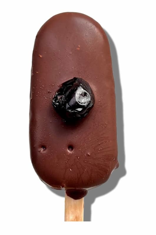 Rawmantic Inghetata pe bat vegana cu aroma de cirese amare