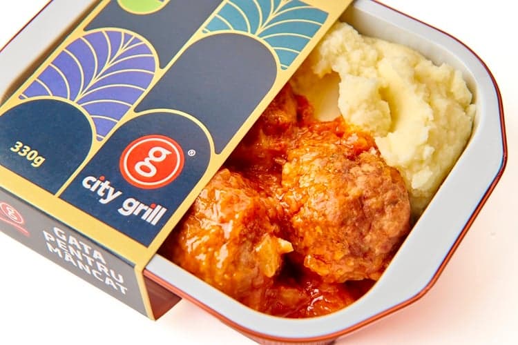 Marinated meatballs with mashed potatoes