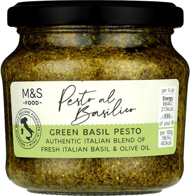 Marks & Spencer Pesto cu busuioc italian, ulei de masline, branza italiana, seminte de pin si nuci caju